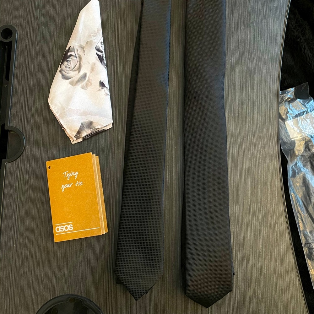 2 black ties set and pocket cloth gift